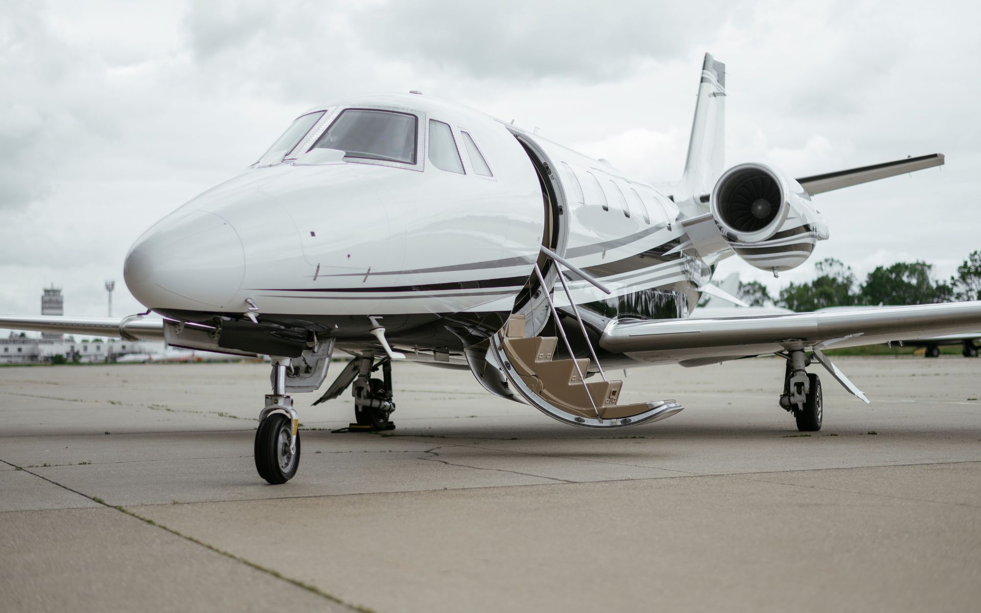 Empty Legs: How to Hire a Private Jet at a Fraction of the Cost