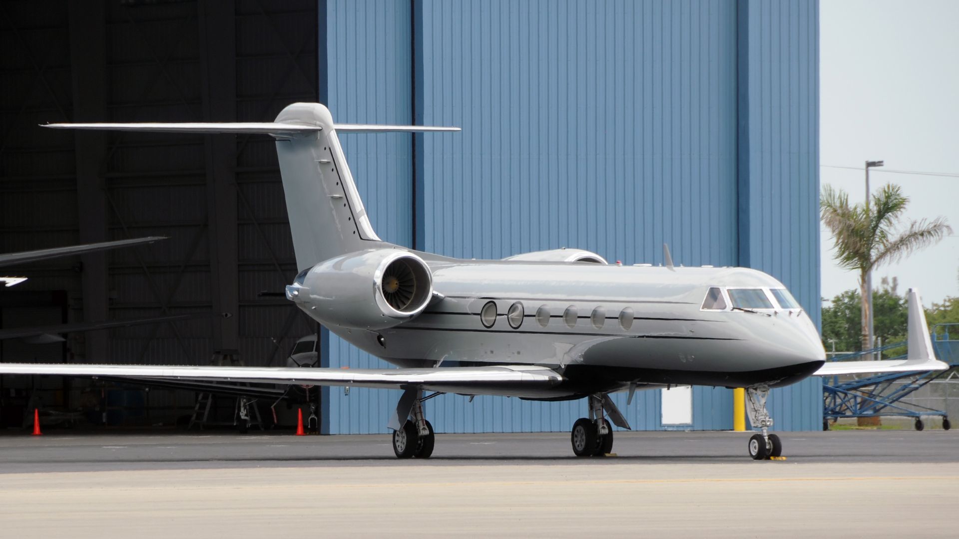 7 Things You Need to Check Before Hiring a Private Jet