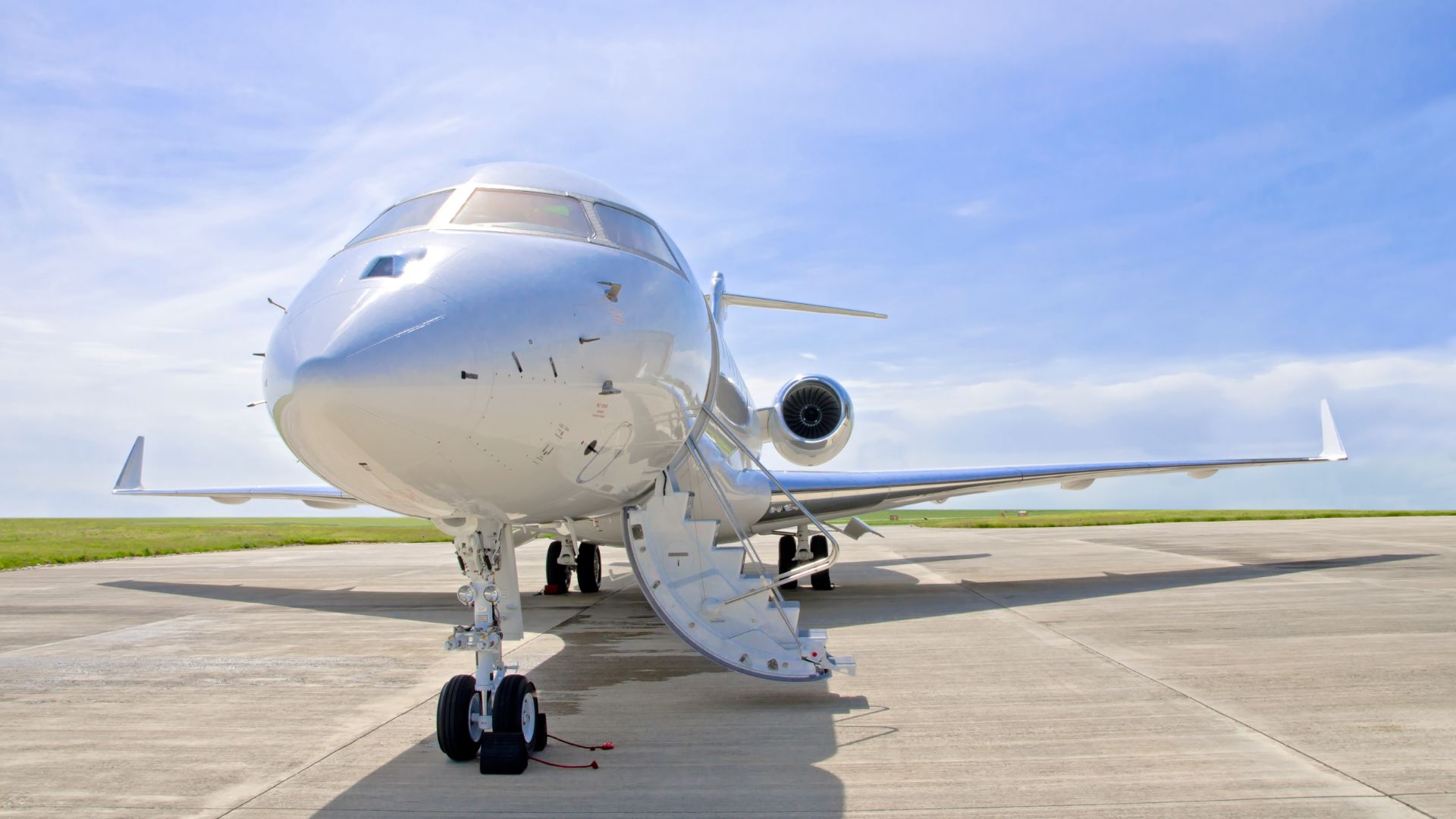 Top 7 Ultra-Long-Range Jets for Unparalleled Comfort and Luxury in High-Altitude Travel