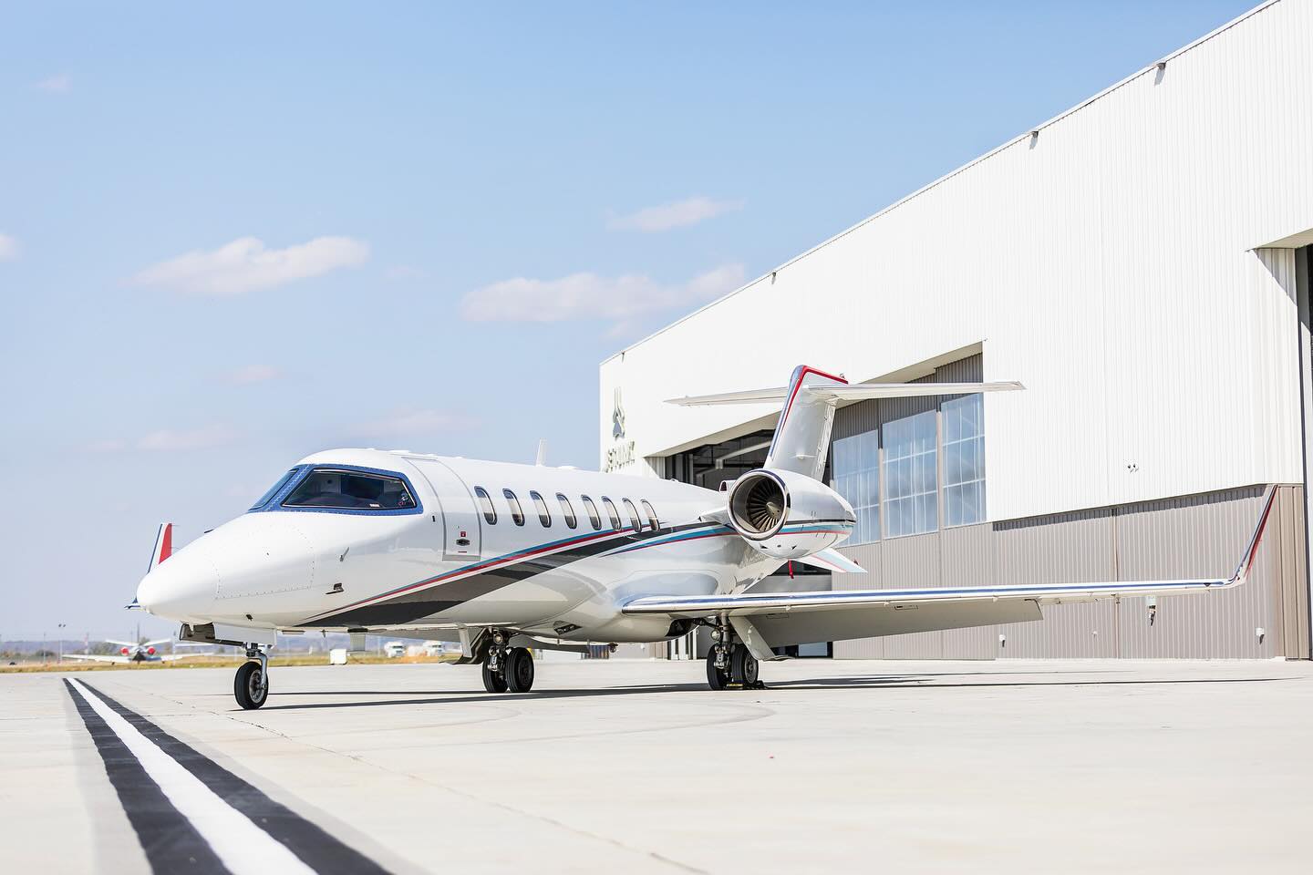 Advantages of Using a Private Jet Broker