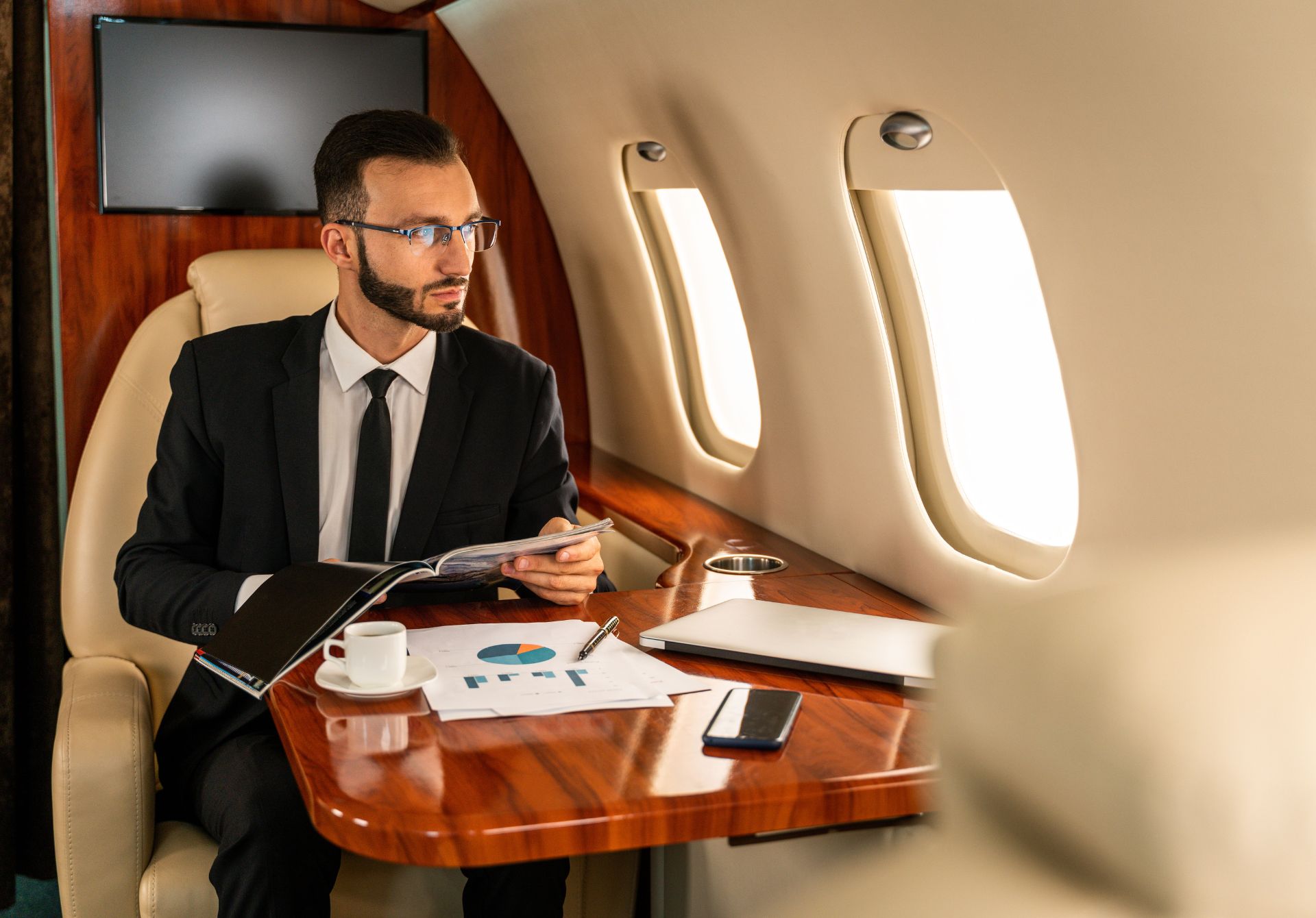 Benefits of Chartering a Private Jet Instead of Owning One