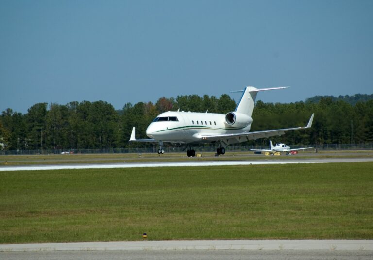 where-can-private-jets-land-a-guide-to-airport-access-for-private